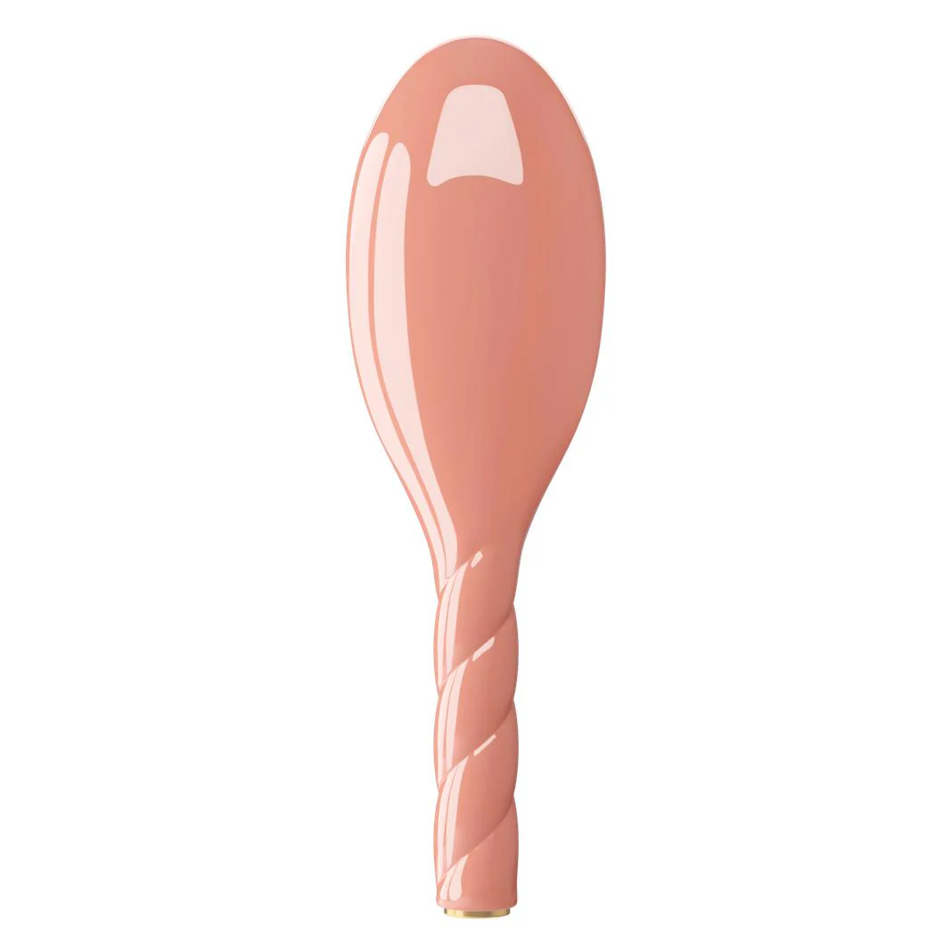 N.02 The Essential Do-It-All Brush - Coral 2 N.02 The Essential Do-It-All Brush - Coral
