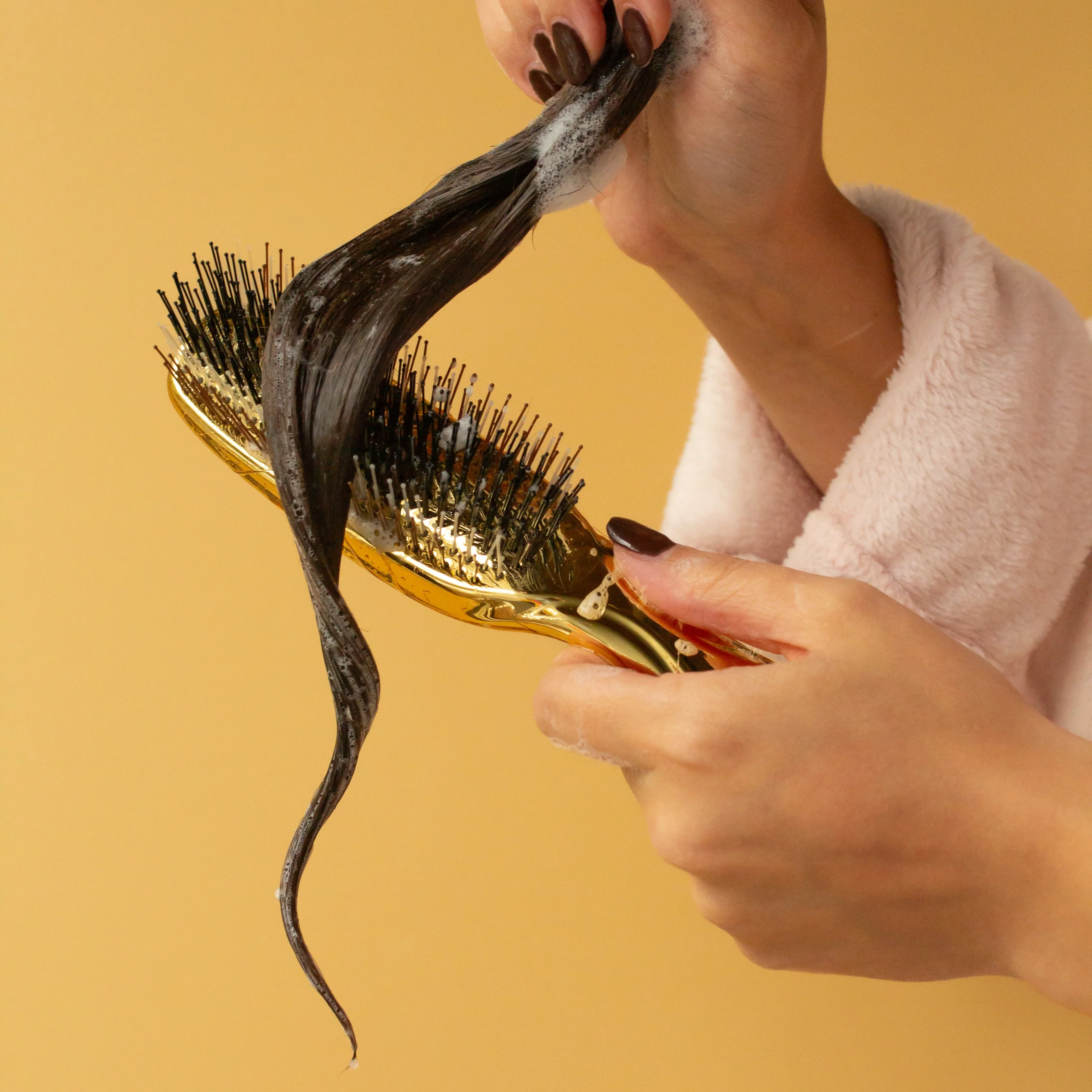 The Brush 3-In-1 Tool 6 The Brush 3-In-1 Tool